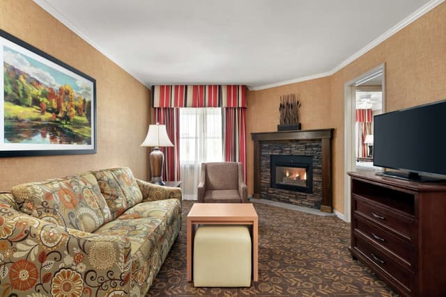 1 KING BED 1 BEDROOM FIREPLACE SUITE NONSMOK