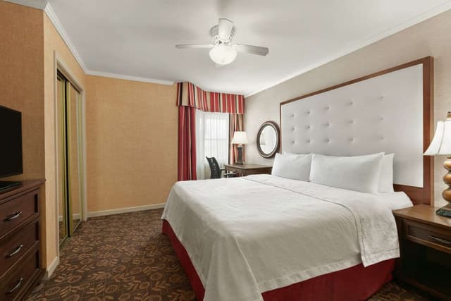1 KING BED 1 BEDROOM FIREPLACE SUITE NONSMOK