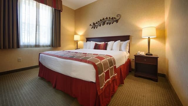 Suite, 1 King Bed, Non Smoking, Jetted Tub