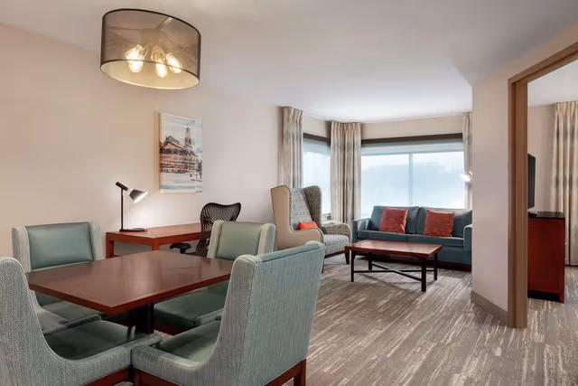 1 KING SUITE HEARING ACCESSIBLE WITH BATHTUB