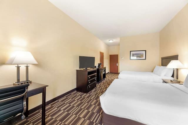 Standard Room, 2 Queen Beds, Accessible, Non Smoking