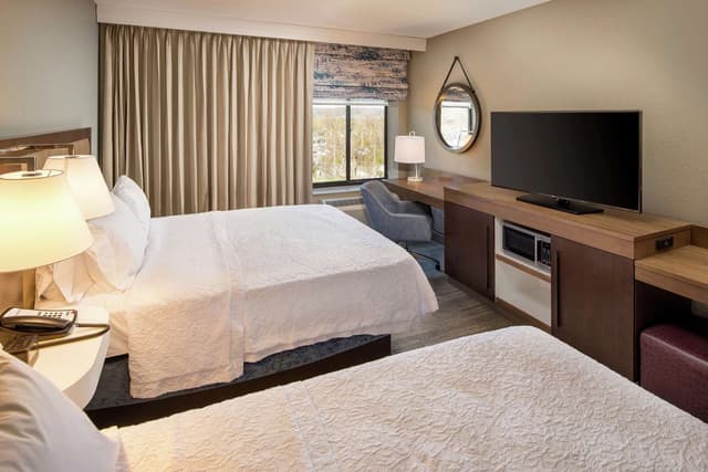 2 QUEEN BEDS NONSMOKING