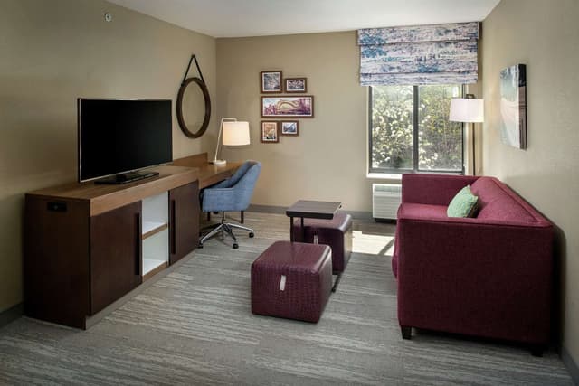 2 QUEEN BEDS 1 BEDROOM SUITE NONSMOKING