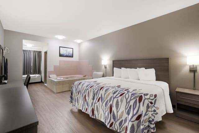 Superior Room, 1 King Bed, Non Smoking, Jetted Tub