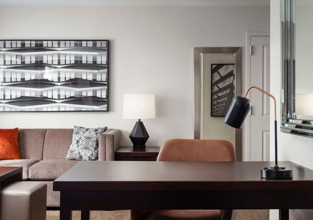 2 QUEEN BEDS 1 BEDROOM SUITE NONSMOKING