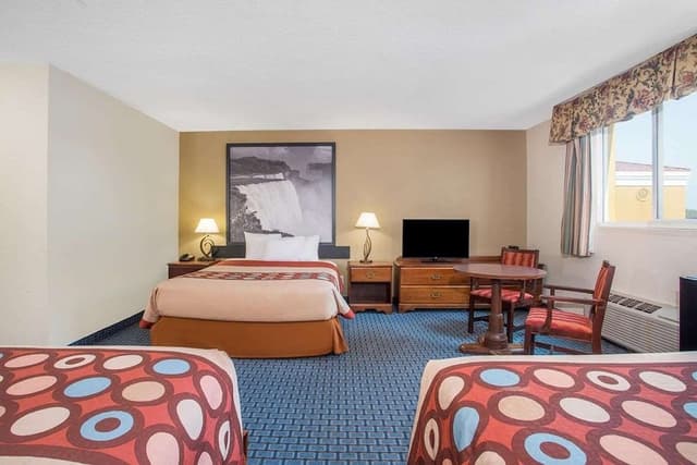 Standard Room, Multiple Beds, Non Smoking