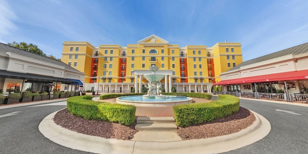 Hampton Inn & Suites Charlotte/South Park at Phillips Place2