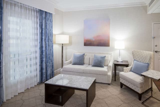 Suite, 1 King Bed, Accessible, Non Smoking