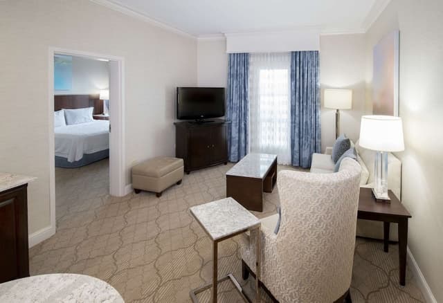 Suite, 1 King Bed, Accessible, Non Smoking
