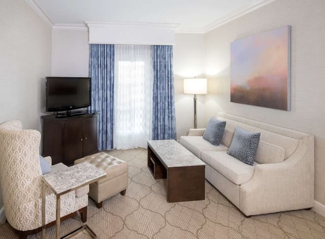1 King 1 Bedroom Suite Non Smoking