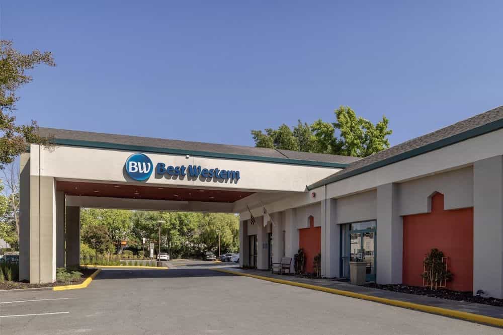 BEST WESTERN HERITAGE INN