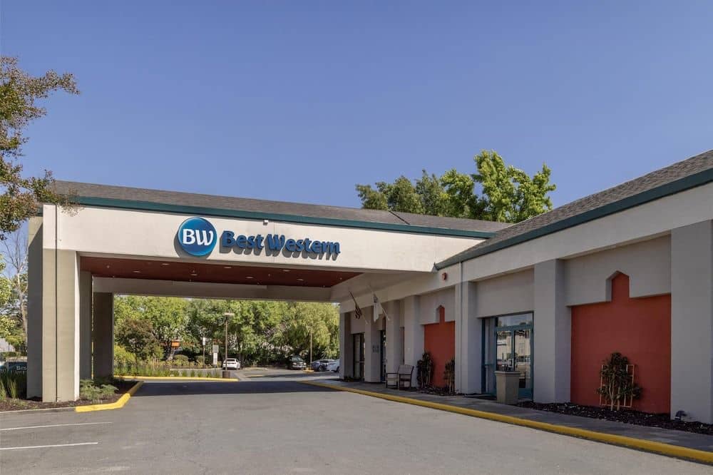 BEST WESTERN HERITAGE INN BEST WESTERN HERITAGE INN