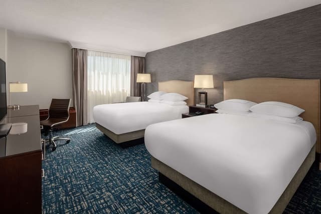 2 DOUBLE BEDS - HIGH FLOOR