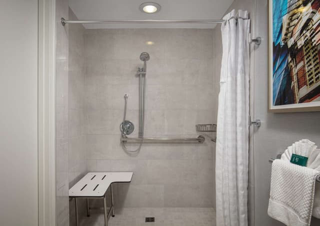 2 DOUBLE MOB/HEAR ACCESS W/ ROLL IN SHOWER