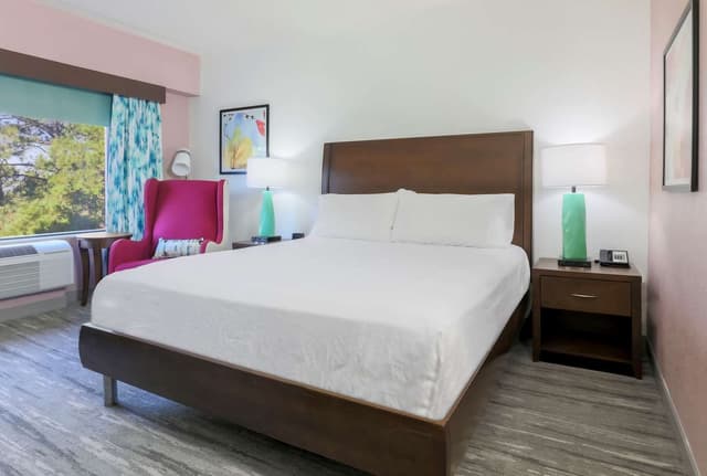 1 KING BED