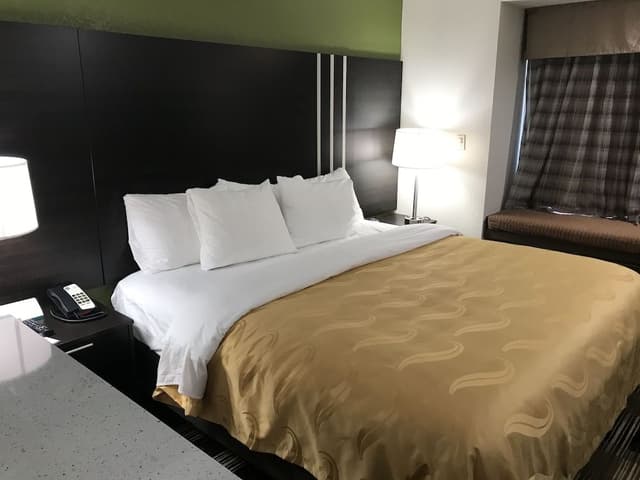 Suite, 1 King Bed, Non Smoking