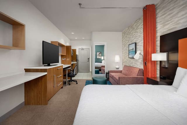 1 KING BED STUDIO SUITE NONSMOKING