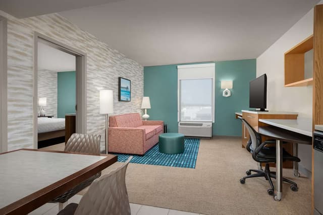 1 KING BED 1 BEDROOM SUITE NONSMOKING