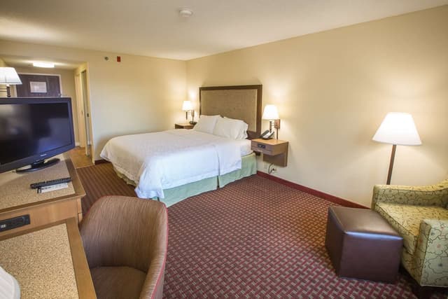 1 KING BED NONSMOKING