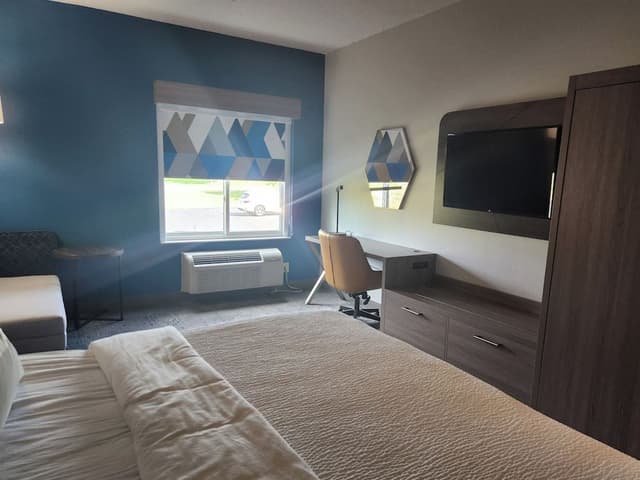 Standard Room, 1 King Bed