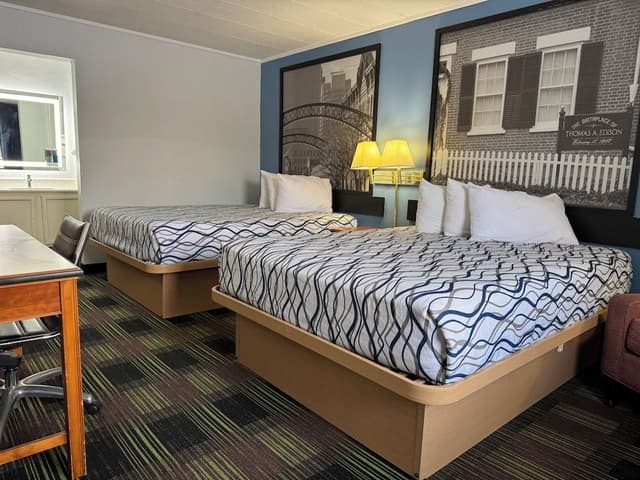 Deluxe Room, 2 Queen Beds, Non Smoking