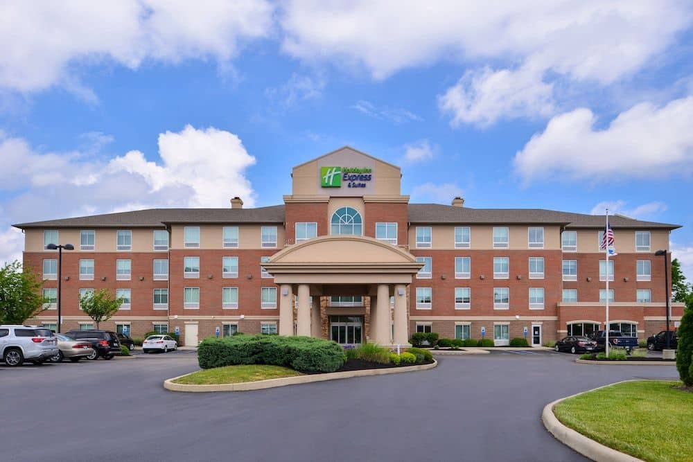 HOLIDAY INN EXPRESS & SUITES C HOLIDAY INN EXPRESS & SUITES C