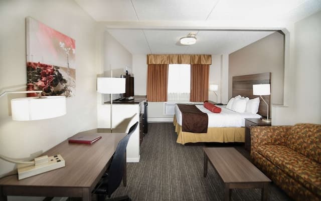 Suite, 1 King Bed, Non Smoking, Refrigerator & Microwave