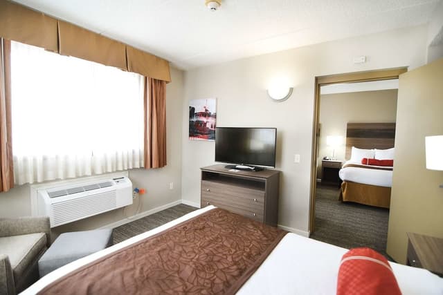 Suite, Multiple Beds, Non Smoking, Refrigerator & Microwave