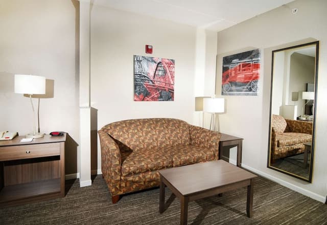 Suite, 1 King Bed, Non Smoking, Jetted Tub