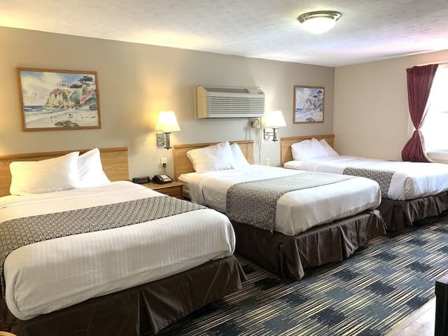 Standard Triple Room, Multiple Beds, Non Smoking
