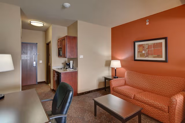 Suite, 1 King Bed with Sofa bed (Addl Living Area)