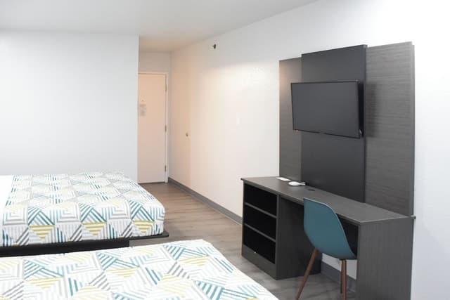 Deluxe Room, 2 Queen Beds, Non Smoking, Refrigerator & Microwave