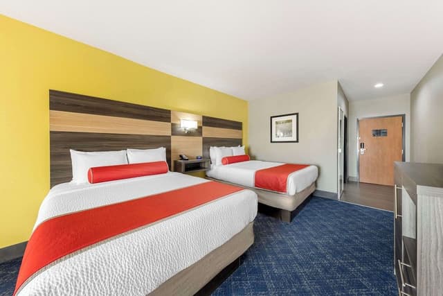 Standard Room, 2 Queen Beds, Non Smoking, Microwave