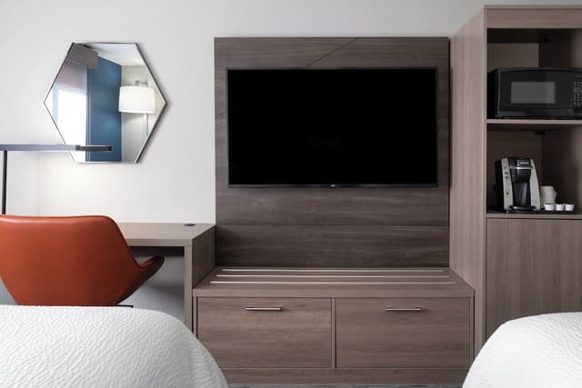 Standard Room, 2 Queen Beds, Accessible (Communications)