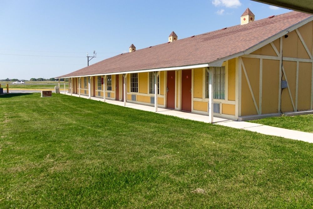 ECONO LODGE PRYOR4