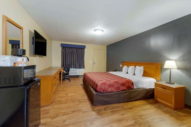Standard Room, 1 King Bed, Non Smoking
