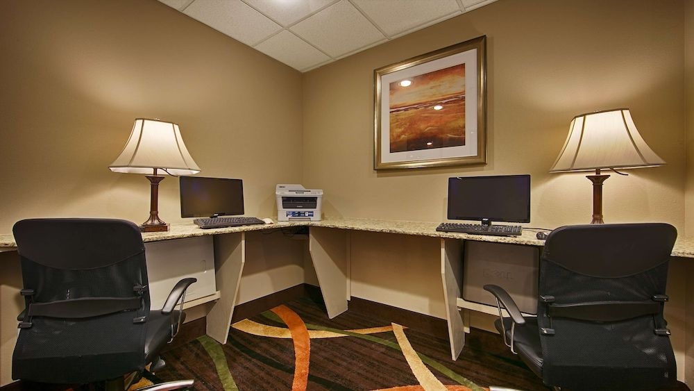 BEST WESTERN PLUS WOODLAND HILLS HOTEL & SUITES2
