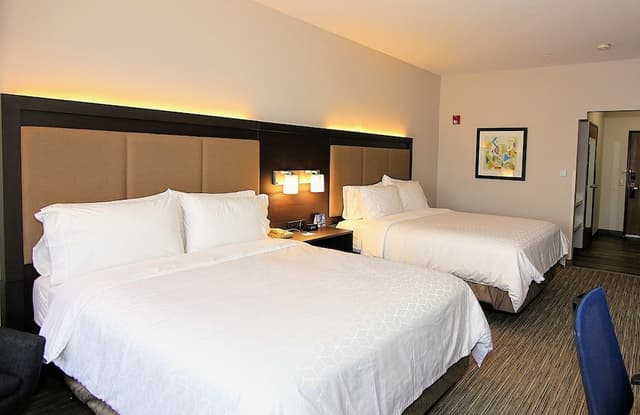 Standard Room, 2 Queen Beds
