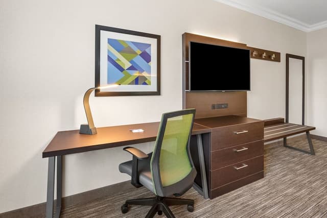 Standard Room, 1 King Bed