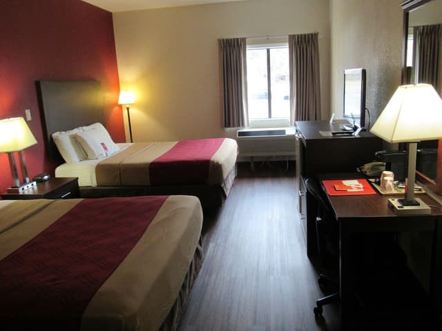 Double Queen bedded Non-Smoking room