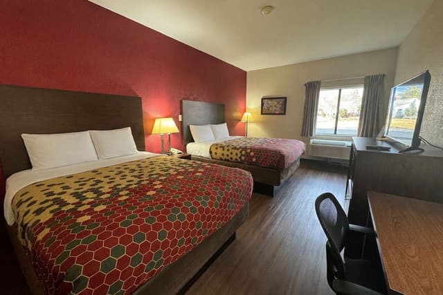 Double Queen bedded Non-Smoking room