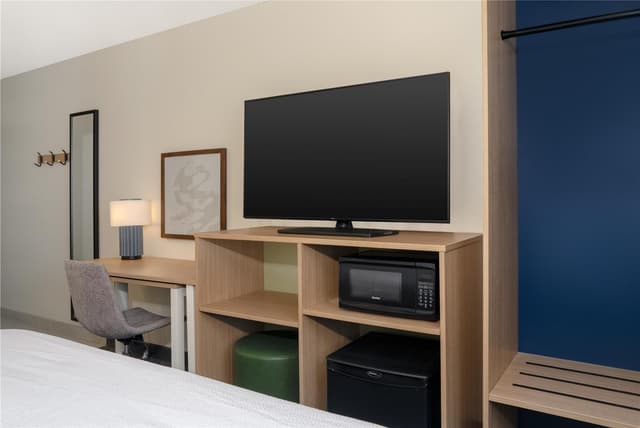 1 KING BED