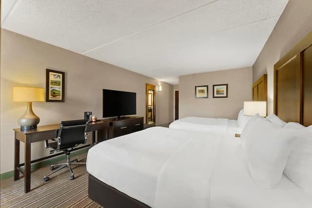 Room, 2 Queen Beds, Non Smoking