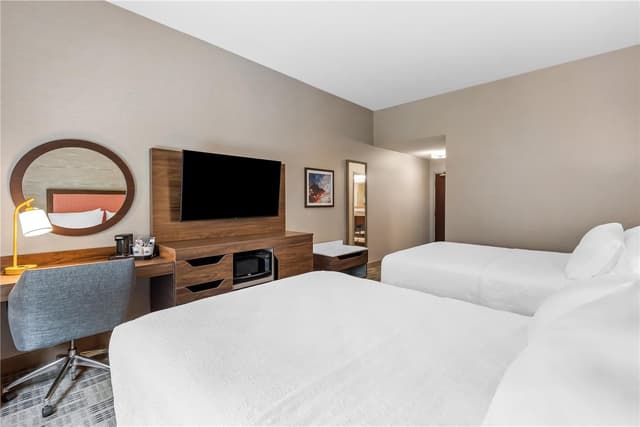 2 QUEEN BEDS NONSMOKING
