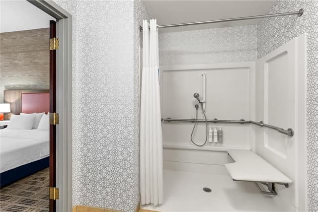1 KING MOBILITY ACCESS ROLL IN SHOWER NOSMOK