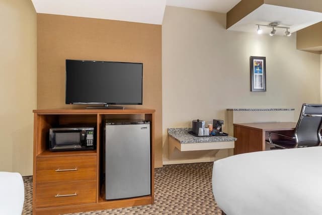 Suite, Multiple Beds, Non Smoking