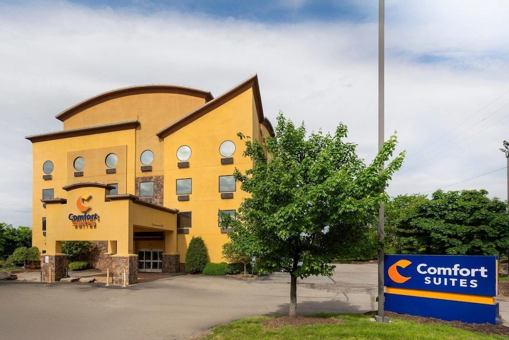 COMFORT SUITES MONROEVILLE1
