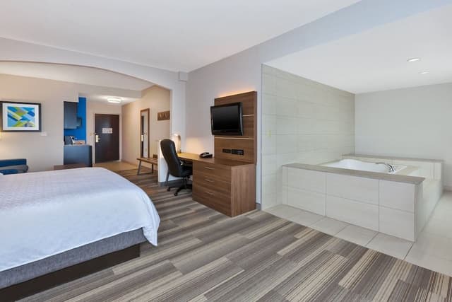 Suite, 1 King Bed