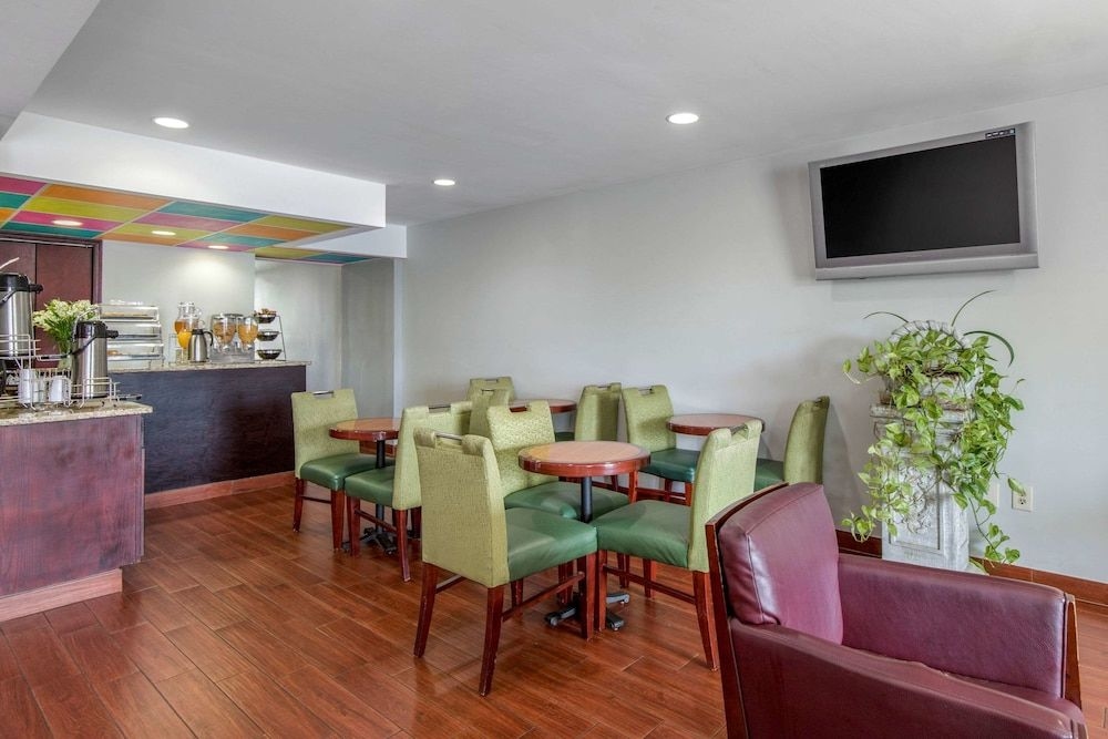 ECONO LODGE AIKEN4