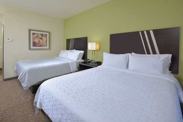 Standard Room, 2 Queen Beds, Microwave (Minifridge)